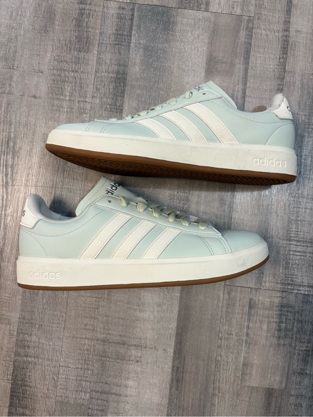 Adidas Women’s Grand Court 2.0 Low-Top Mint Light Green Size 8.5